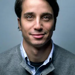 Daniel - Authoritative British Voice