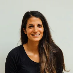 Sarah - Clear Article Reader
